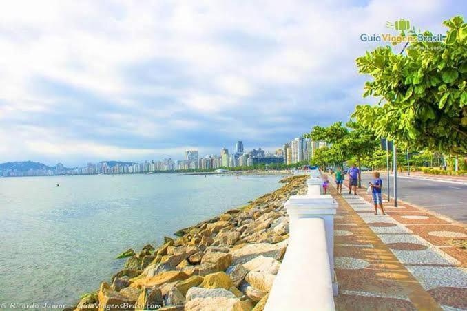Kitnet Simples Na Ponta Da Praia ,Santos, A Uma Quadra Da Praia, Proximo Ao Aquario Экстерьер фото